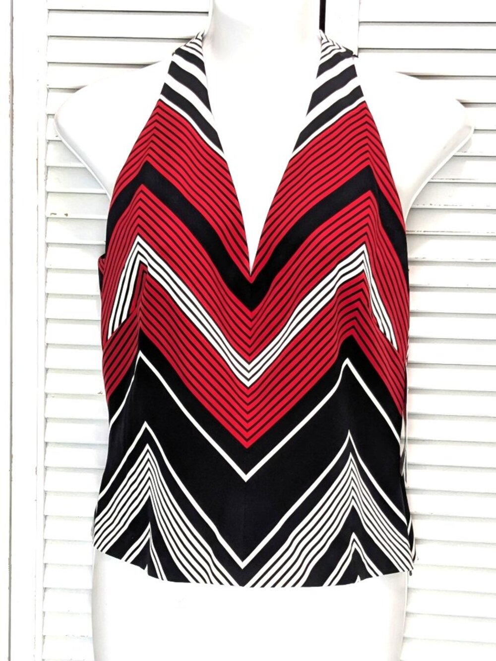 Carlisle Silk Sleeveless Top NWT Racer / Halter Size 4 Red Black Zig Zag Elegant